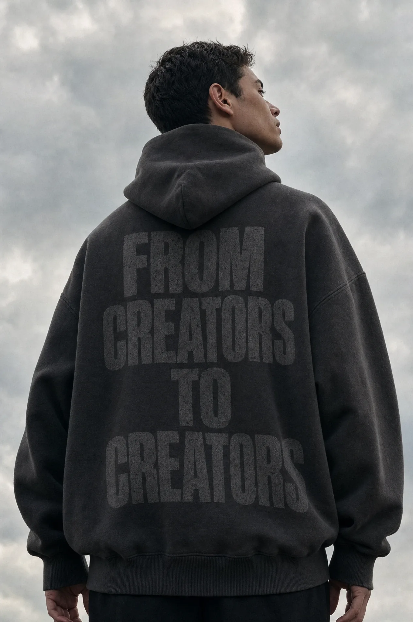 Sudadera de la campaña From creators to creators